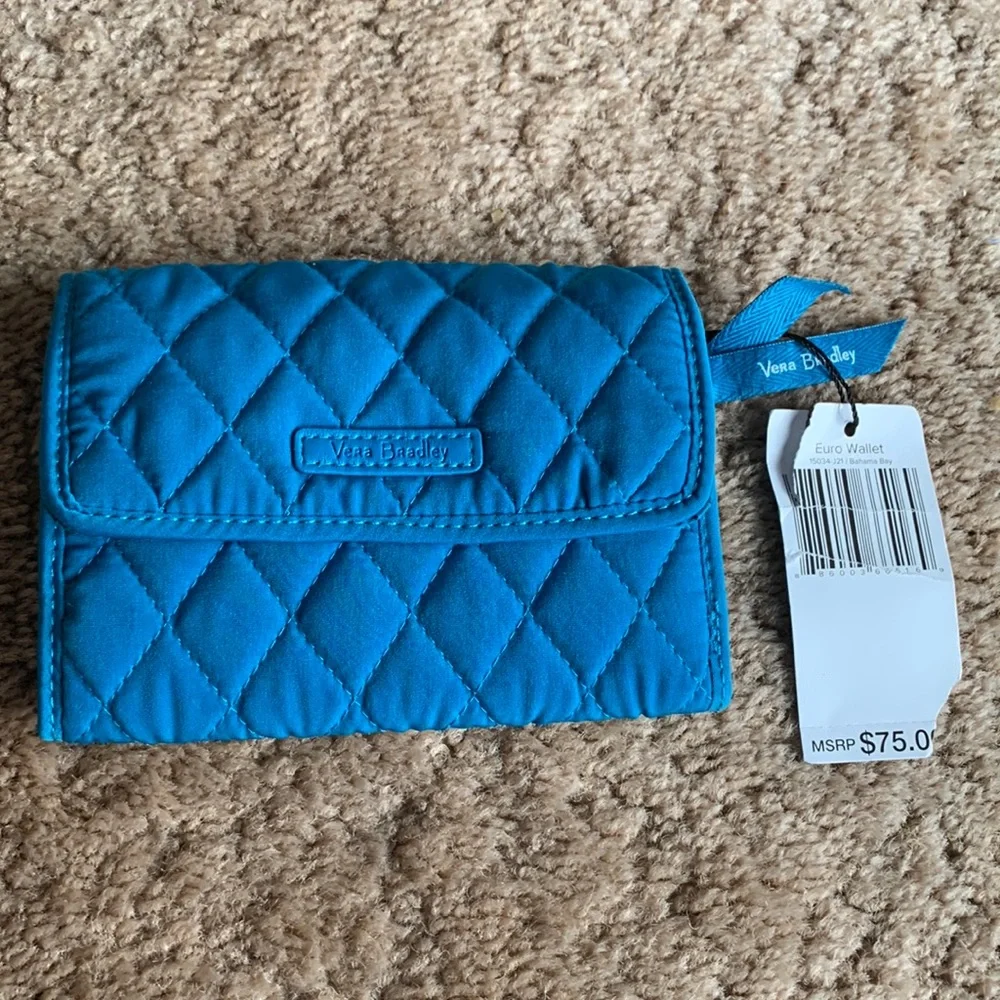 📌 New Vera Bradley wallet - Picture 1 of 3